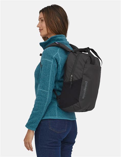 patagonia atom 20l tote pack.